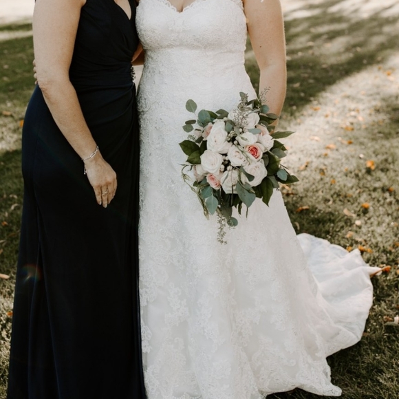 Allure Romance wedding dress - Picture 6 of 7